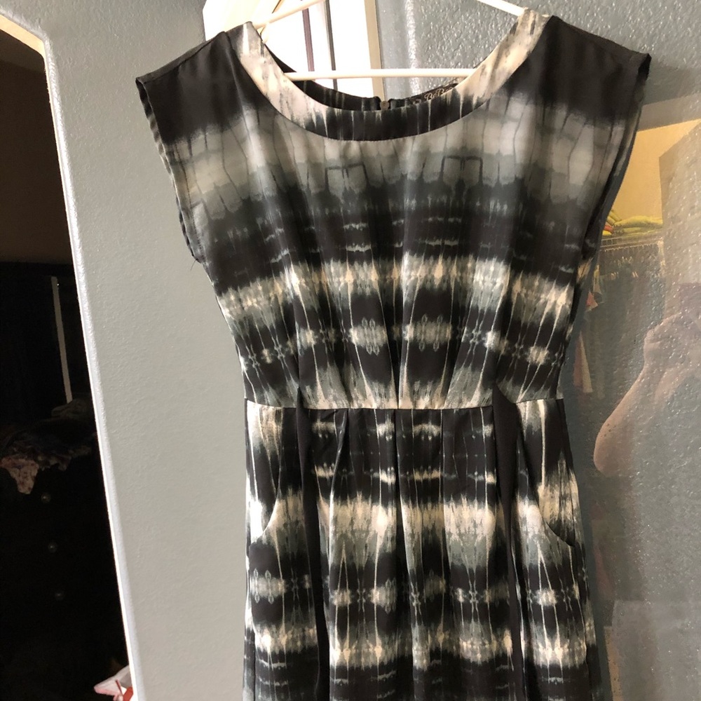 Sleeveless dress